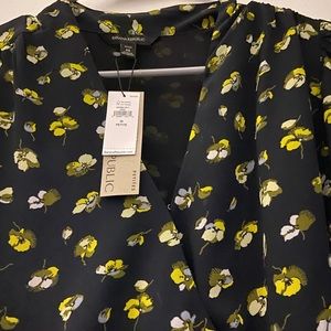 New Banana republic blouse black/ yellow and grey design flowers.